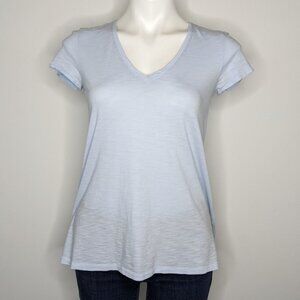 Lilly Pulitzer blue v neck tshirt XS
